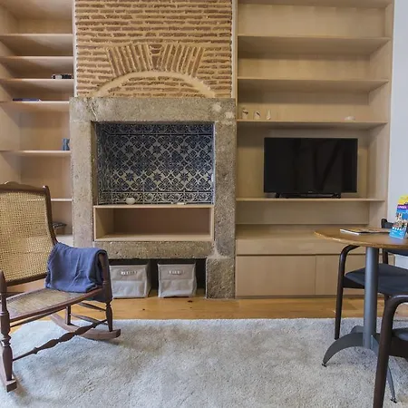 Rustic Flat At Lisbon's Heart *