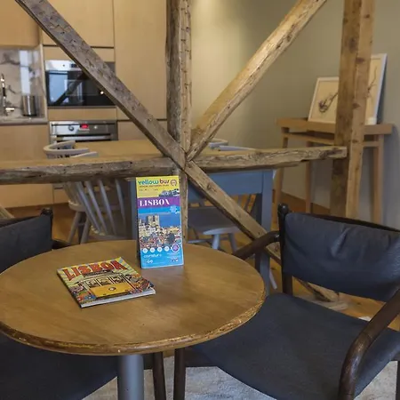 Rustic Flat At Lisbon's Heart *