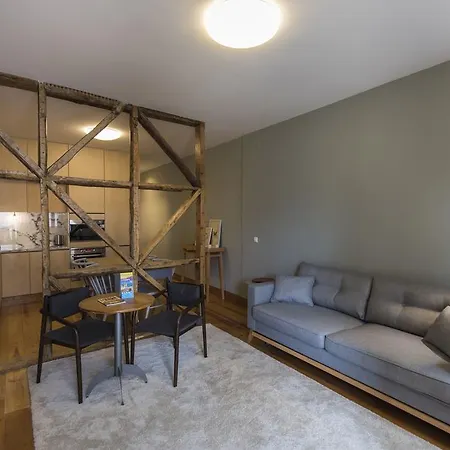 Rustic Flat At Lisbon's Heart 아파트 *