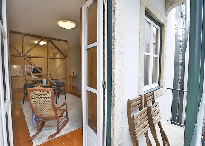 Rustic Flat At Lisbon's Heart